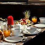 מלון Only Boutique & Residences 4*