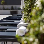 Only Boutique & Residences מלון 4*