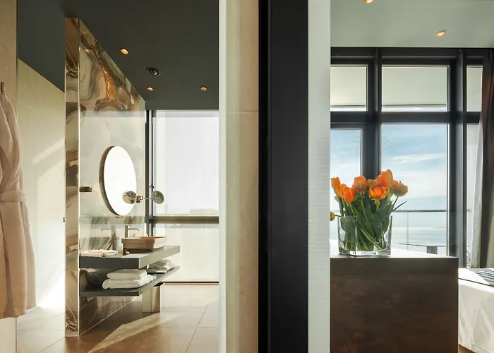 Only Boutique & Residences 4* Limasol